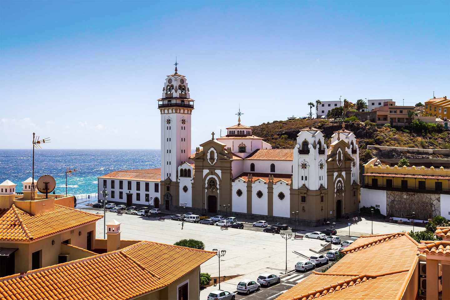 spanien-teneriffa-basilica-de-candelaria-kirchen-platz-g-624950614.jpg