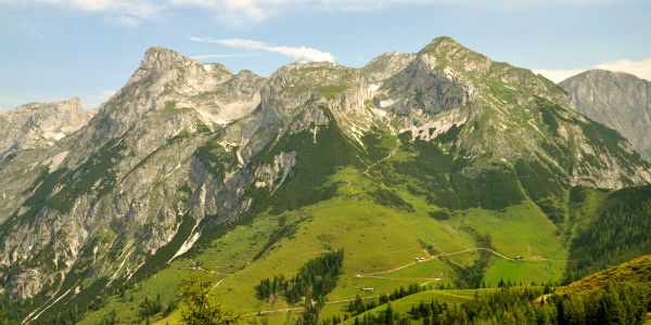 Werfenweng_Tennengebirge_GettyImages-454925675.jpg