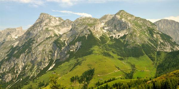 Werfenweng_Tennengebirge_GettyImages-454925675.jpg