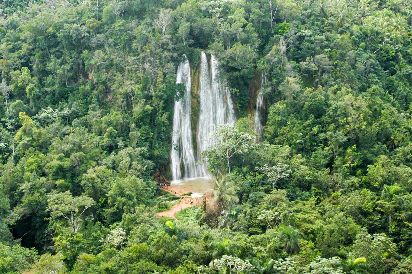 domrep-samana-wasserfall-g-500568970.jpg
