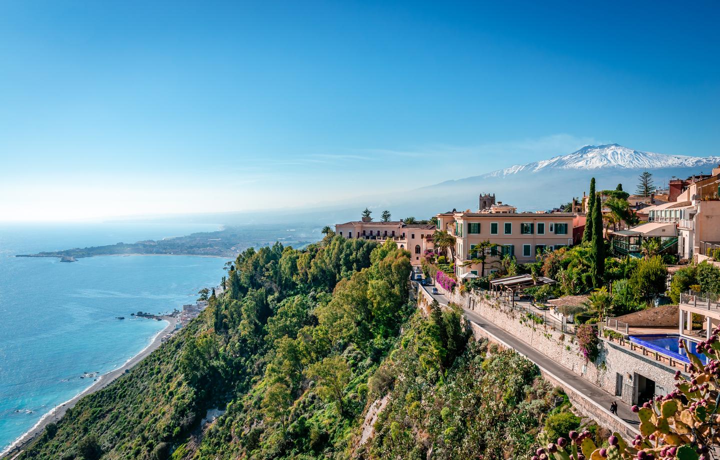 italien-sizilien-taormina-ionisches-meer-aetna-g-1296922430.jpg