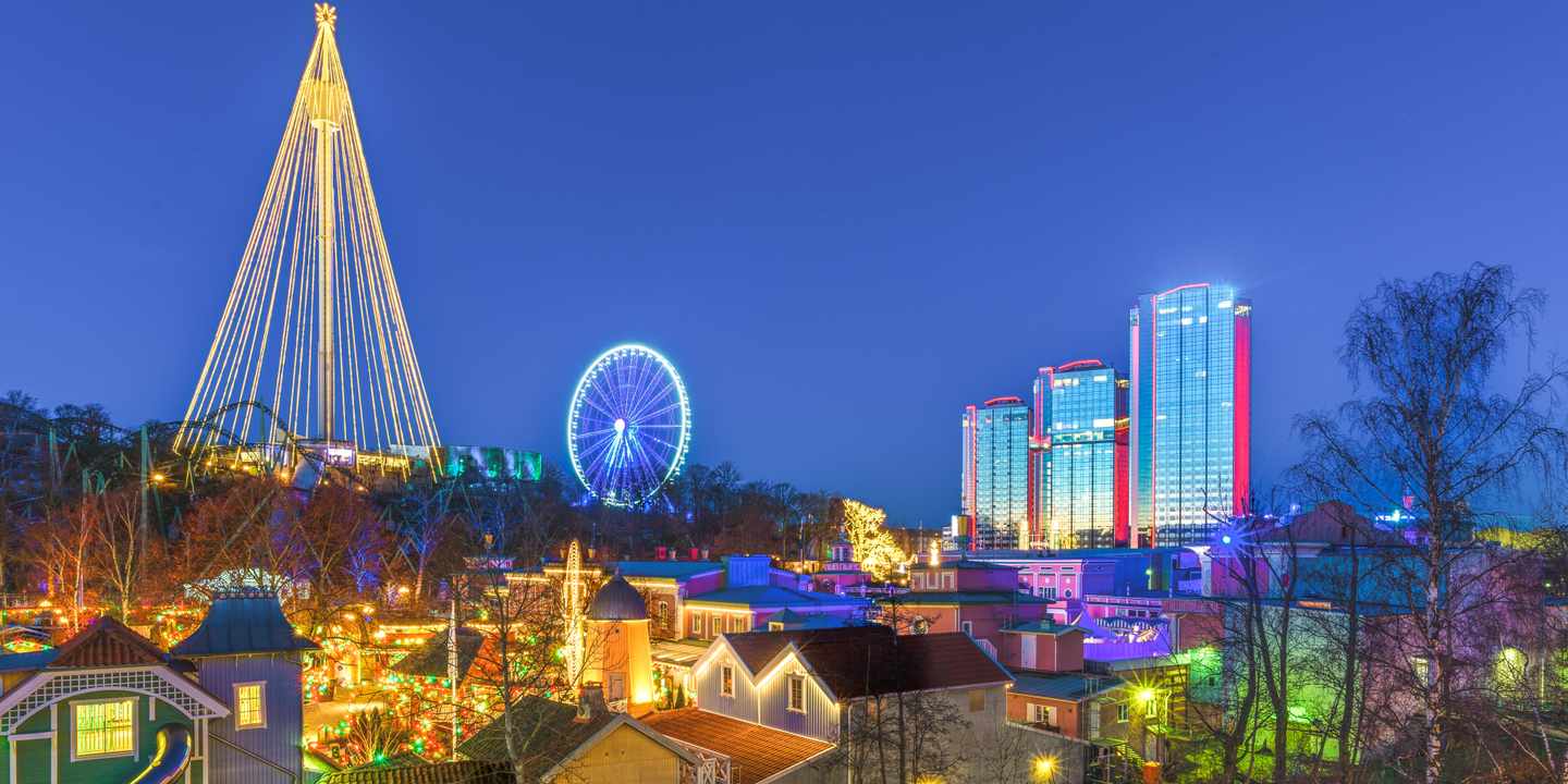 freizeitparks-schweden-goeteborg-liseberg-bei-nacht-g-763174197.jpg