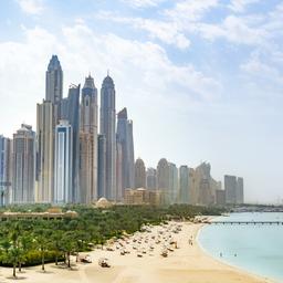vae-dubai-marina-gebaeude-vor-dem-strand-g-680475652.jpg