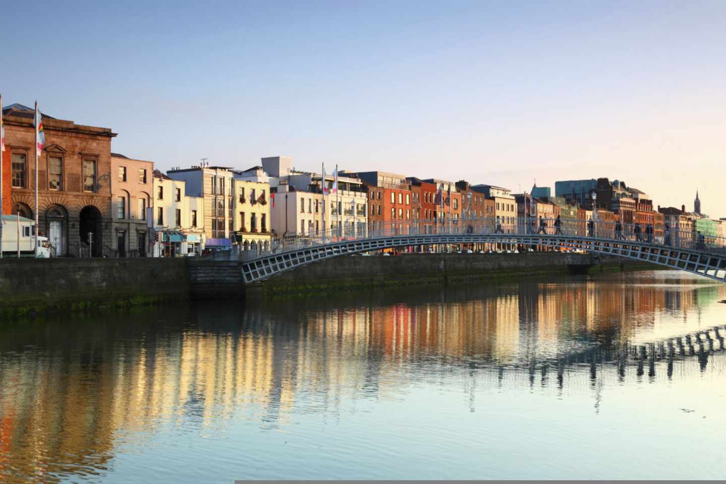 irland-dublin-hapenny-bruecke-t-152994070.jpg