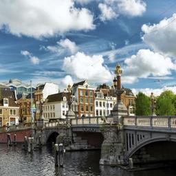amsterdam-gracht-t-460329103.jpg