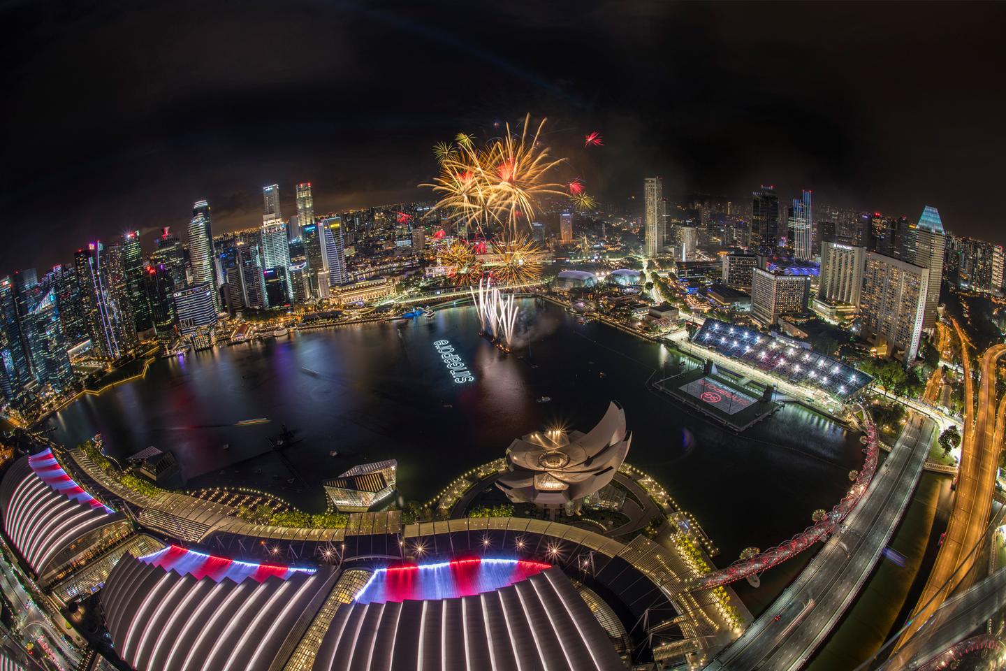 singapur-formel-1-bei-nacht-1.jpg