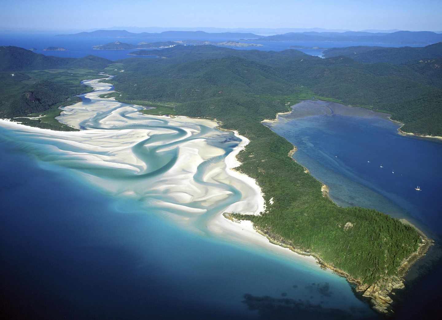 australien-whitsunday-island-whitehaven-beach-luftaufnahme-t-458920513.jpg