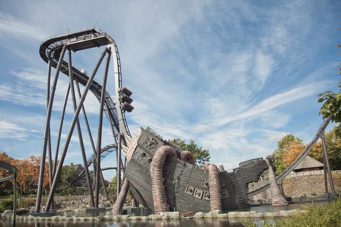 deutschland-heide-park-herbst-krake-achterbahn.jpg