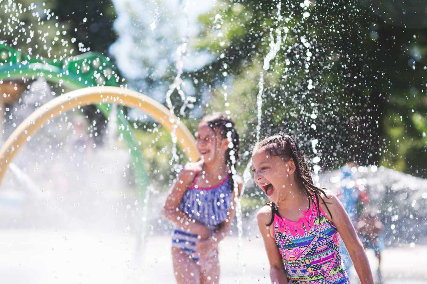bulgarien-goldstrand-kinder-beim-spielen-im-wasser-g-860771006_bearbeitet.jpg
