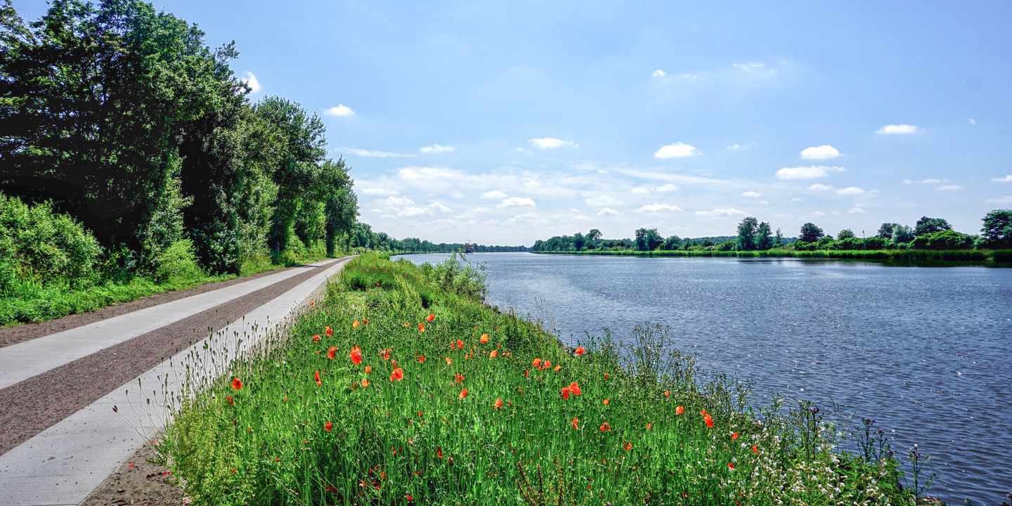 deutschland-nord-ostsee-kanal-in-schleswig-holstein-g-1325920116.jpg
