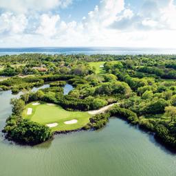 mauritius-poste-de-facq-constance-belle-mare-plage-golfplatz-der-atc-mru03108b-s23-10-f-indischer-ozean.jpg