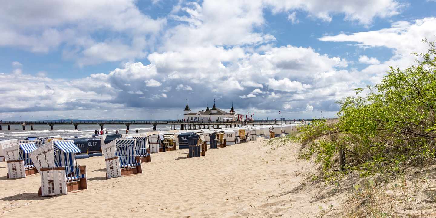 deutschland-usedom-ahlbeck-ostsee-strand-seebruecke-g-533041480.jpg