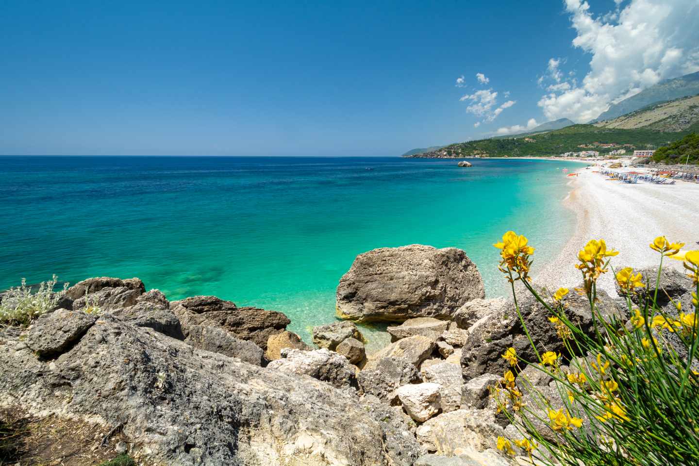 Albanien-Klares-Wasser-Livadhi-Strand-g-1160337236.jpg