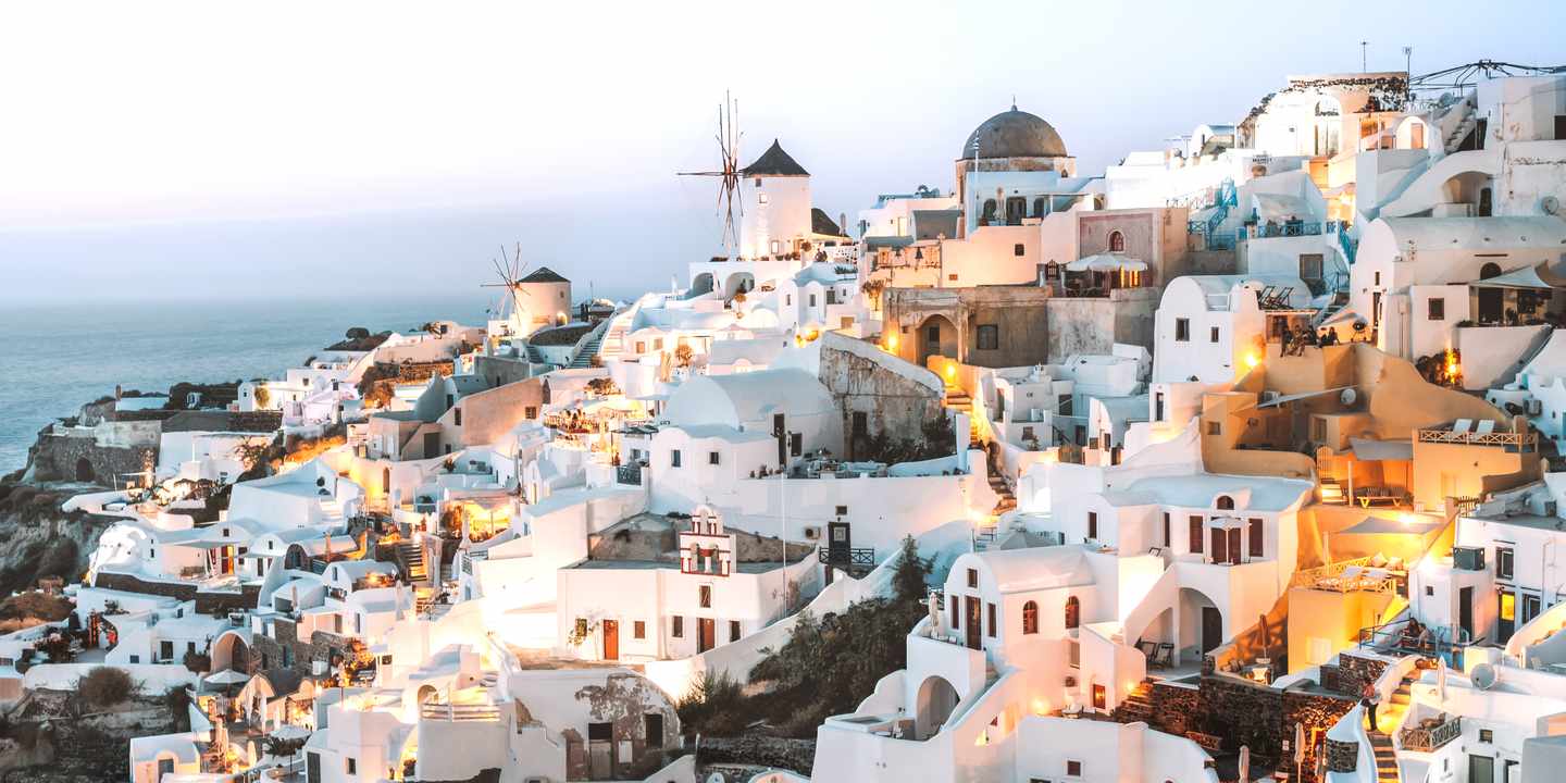 griechenland-santorini-oia-bei-nacht-g-1291971597.jpg