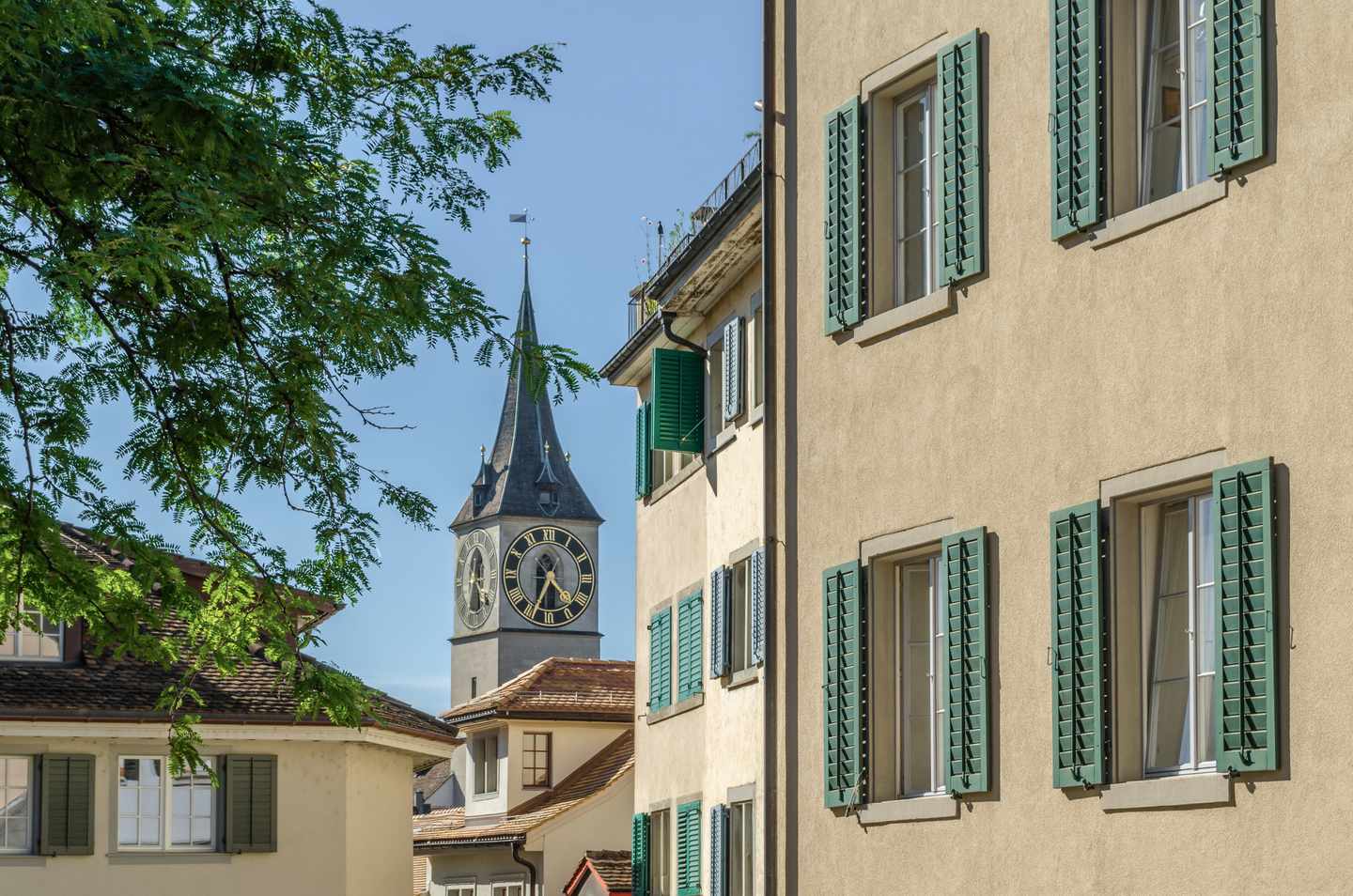 schweiz-zuerich-st-peter-kirche-g-1487382028_bearbeitet.jpg