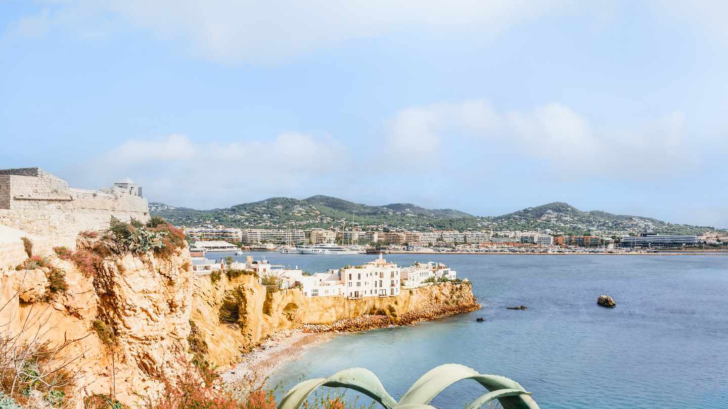 spanien-balearen-ibiza-ibiza-stadt-g-1351029012.jpg