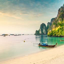 thailand-krabi-strand-im-morgengrauen-g-533984238.jpg