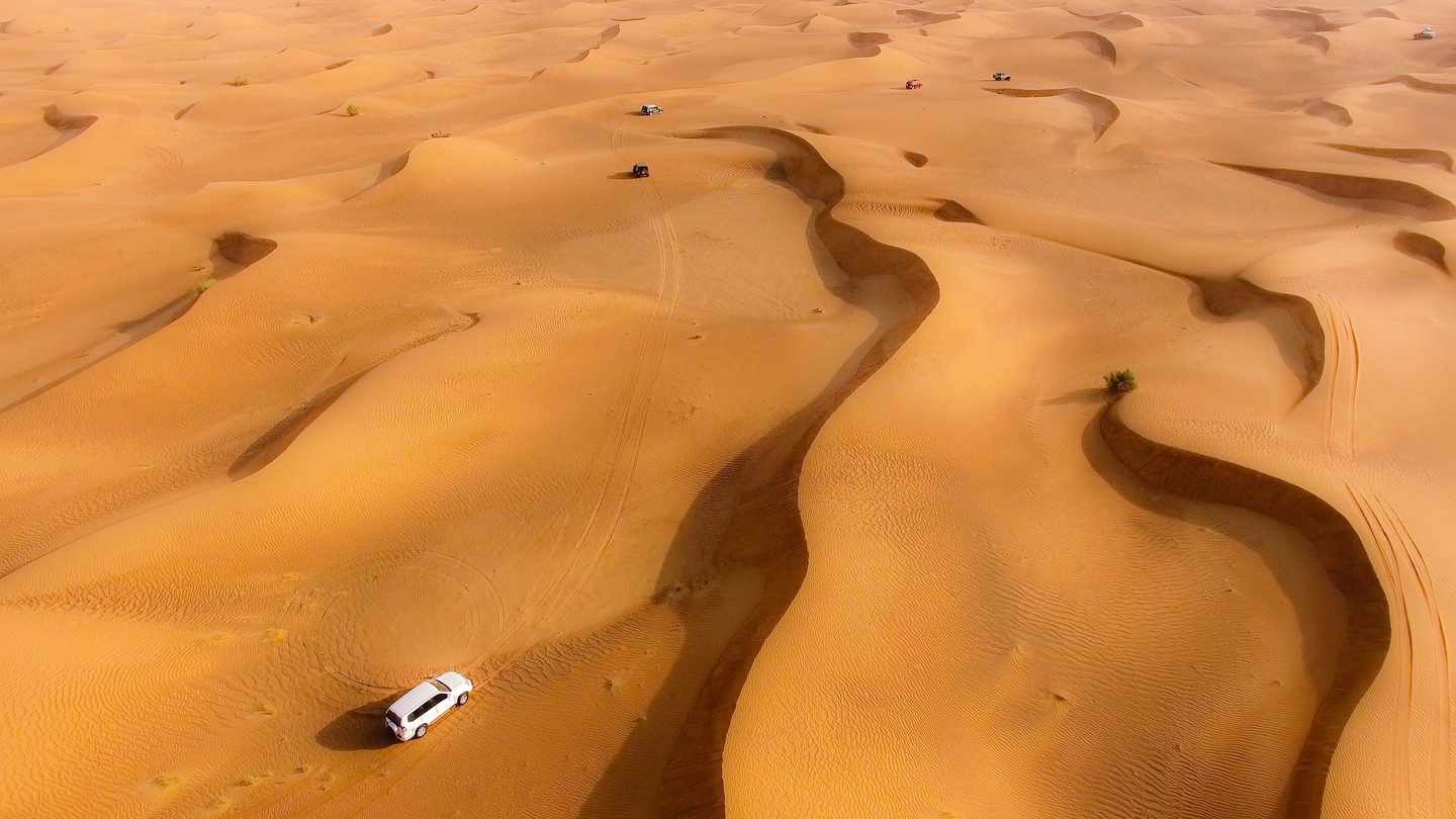 vereinigte-arabische-emirate-dubai-wueste-t-655999000.jpg