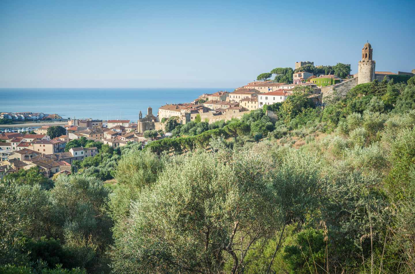 Italien-Toskana-Castiglione-della-Pescaia-Stadtblick-g-543994824.jpg