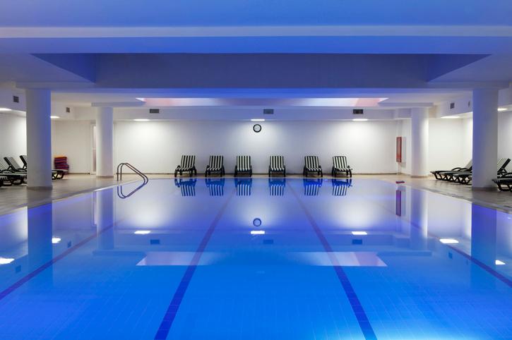 wellness-pool-g-146797642.jpg
