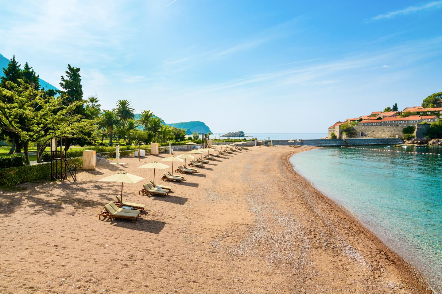 bltfa3ddf8d5dff4995-montenegro-adria-strand-mit-sonnenschirm-g-981799564.jpg montenegro-adria-strand-mit-sonnenschirm-g-981799564.jpg