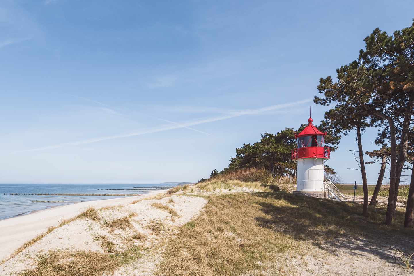 gettyimages-1394946383-deutschland-ostsee-mecklenburg vorpommern-hiddensee leuchtturm-g-1394946383.jpg