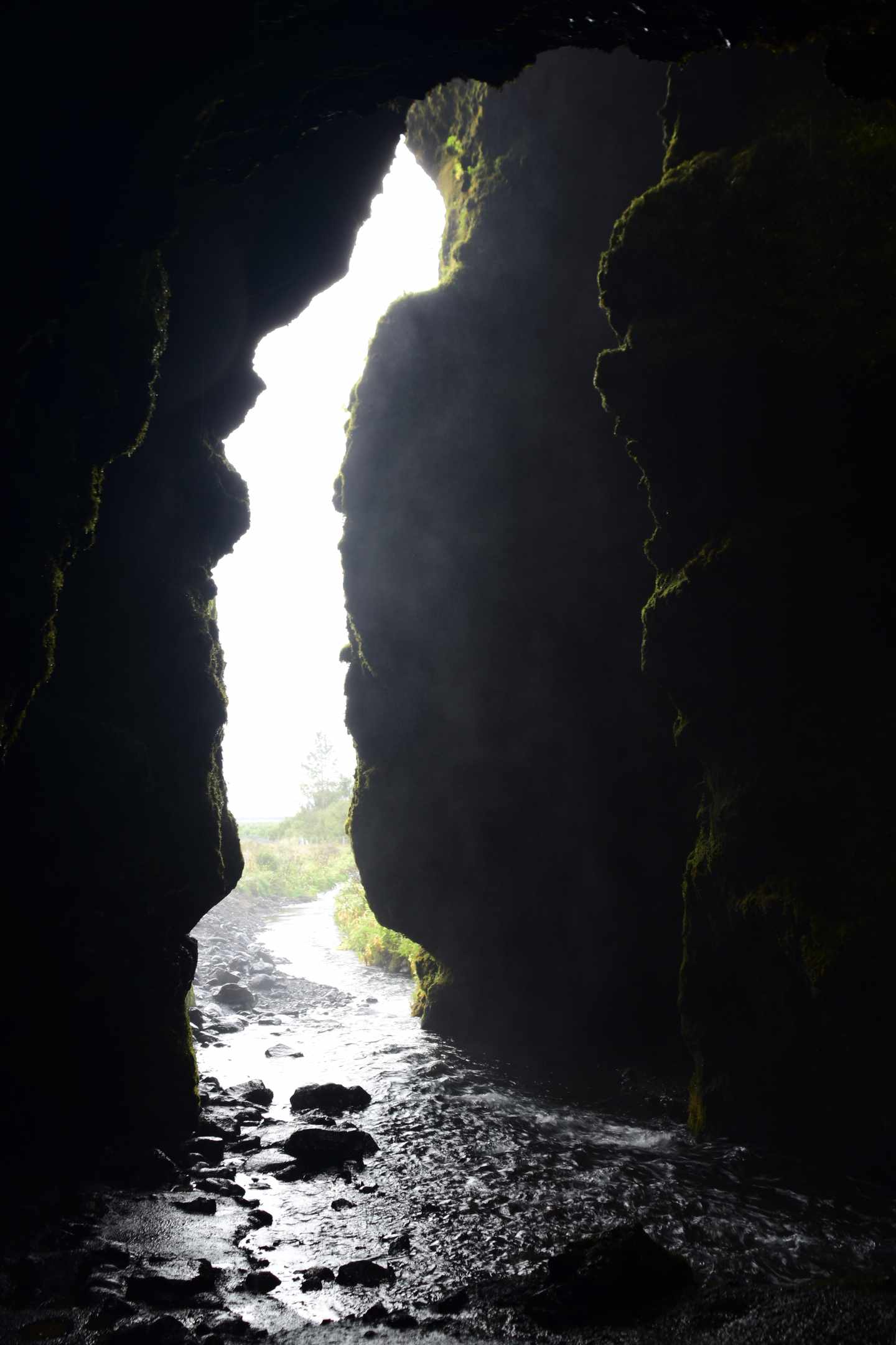 blt9e1b58d3316d09f9-island-gljufrabui-wasserfall-_ffnung-i-lena-herrmann.JPG Eingang zum Gljufrabui Wasserfall