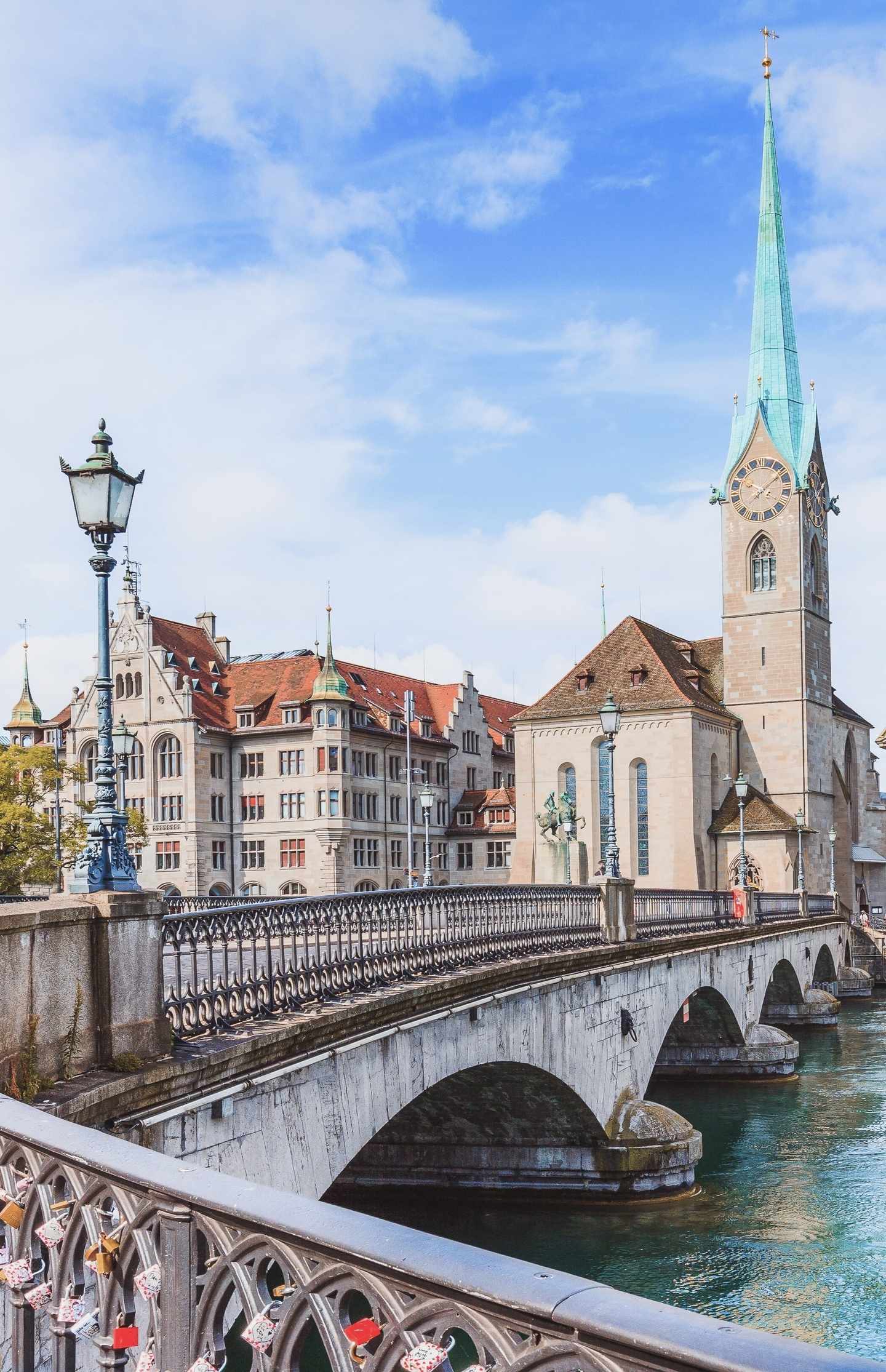 schweiz-zuerich-fraumuensterkirche-g-842920834.jpg