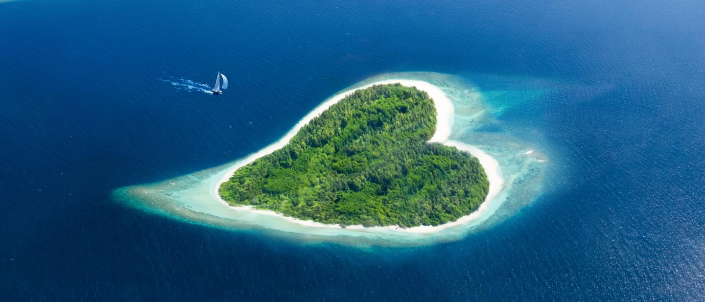 indischer-ozean-malediven-heart-island-g-522470059.jpg