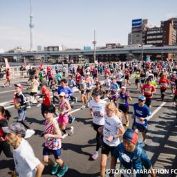 tokio-marathon-laeufer-skytree-fb.jpg