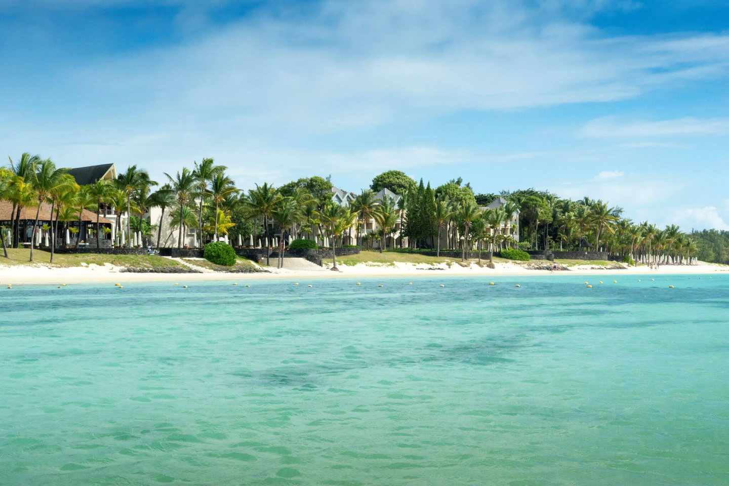 mauritius-vs-malediven-strand-auf-mauritius-g-502250238.jpg