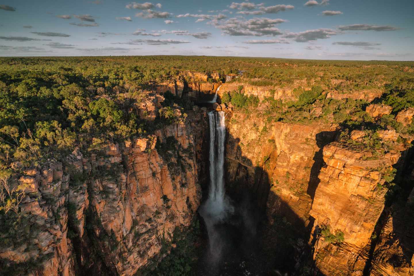 bltc6acf6d1ea35efd4-australien-northern-territory-pa-134461-56.jpg Wasserfall im Kakadu National Park