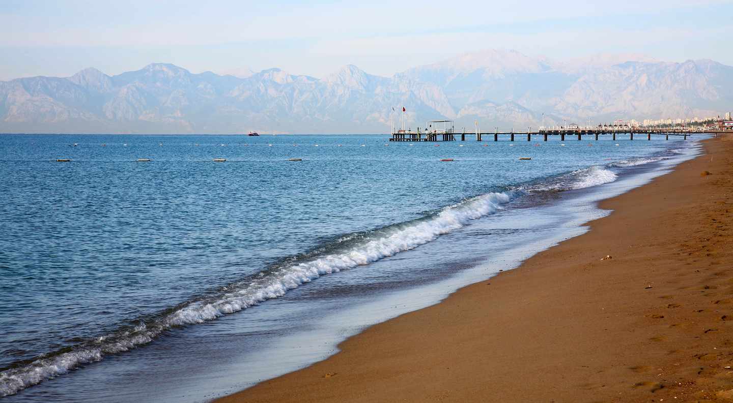 tuerkei-antalya-lara-beach-strand-sonnenuntergang-g-1269530368.jpg