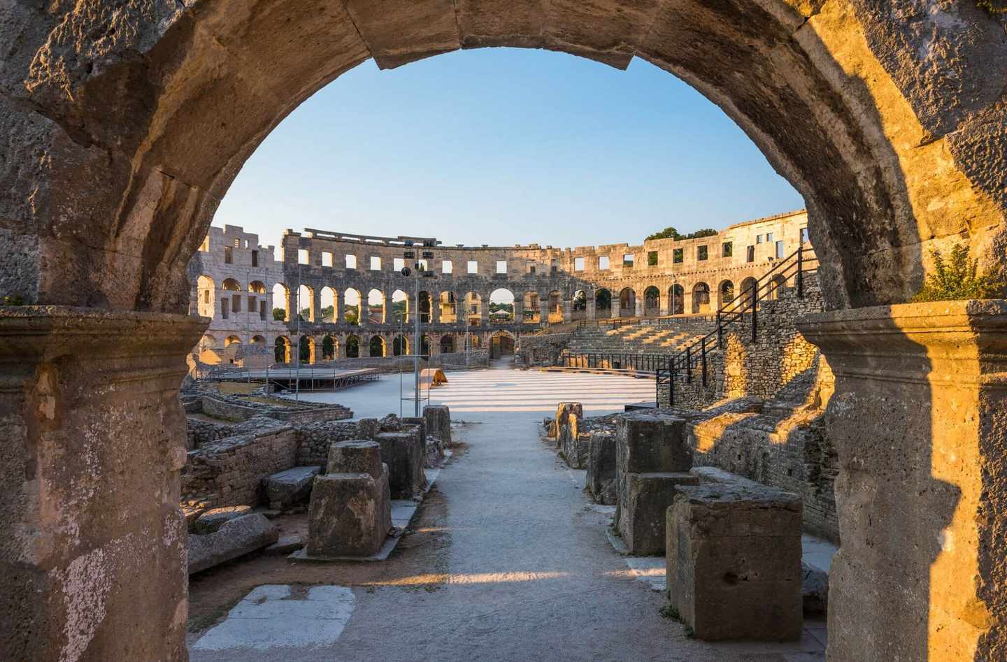 kroatien-pula-arena-g-502821316.jpg