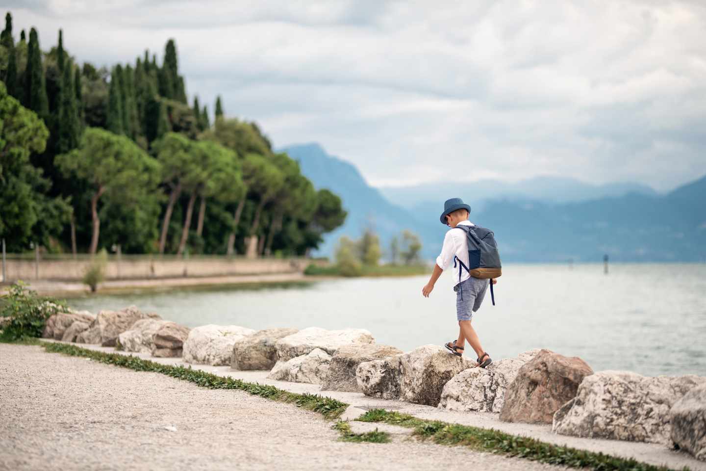 Am Ufer des Gardasees – Abenteuer eines Jungen in Sirmione