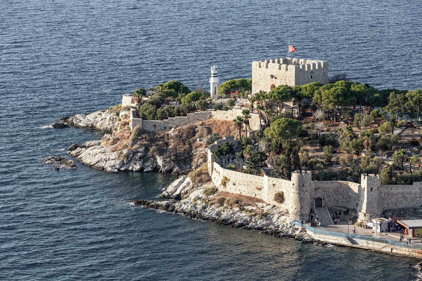 Tuerkei-Kusadasi-Burg-der-Taubeninsel-g-2013965122_bearbeitet.jpg