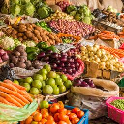 kenia-nairobi-gemuese-markt-g-160342236.jpg