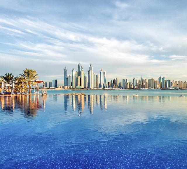 Die schönsten Infinity-Pools dubai-skyline-wasser-g-1137534699.jpg
