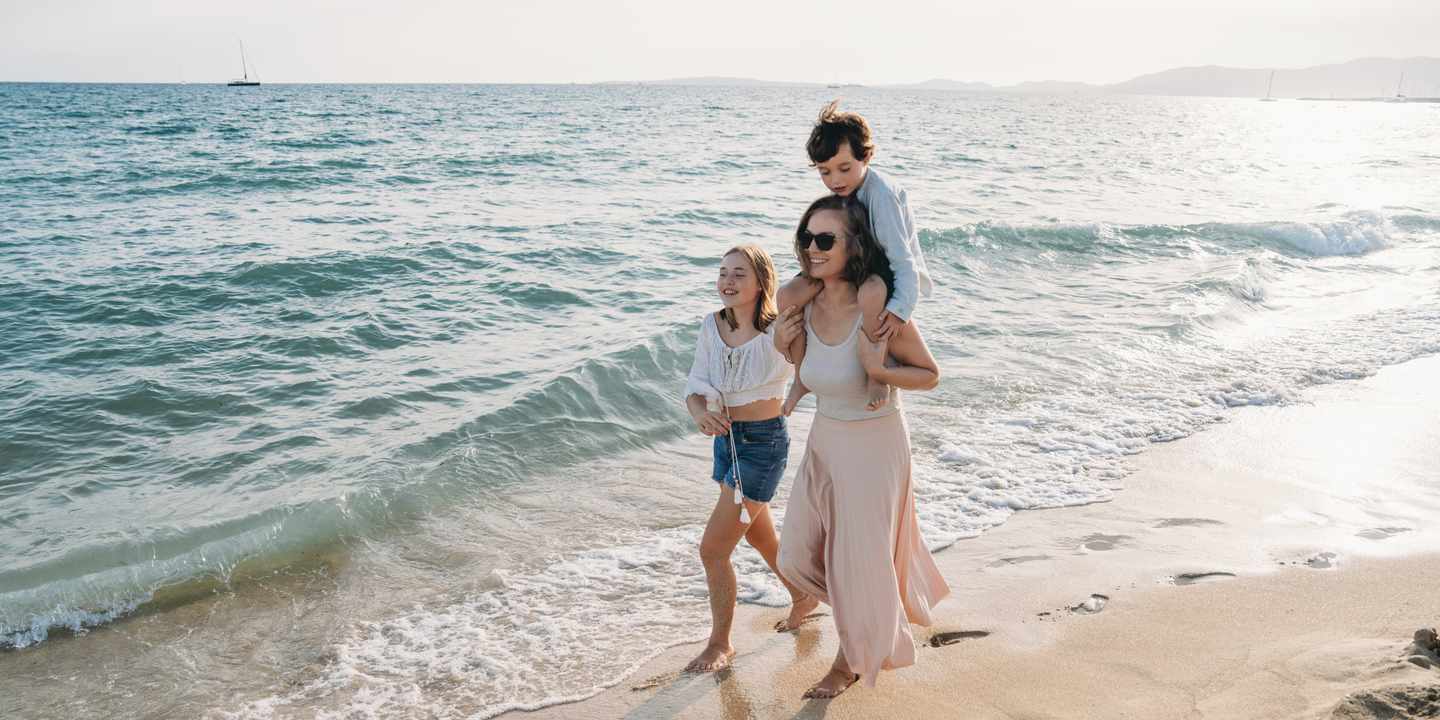 spanien-mallorca-palma-de-mallorca-strand-familie-g-2231081532.jpeg