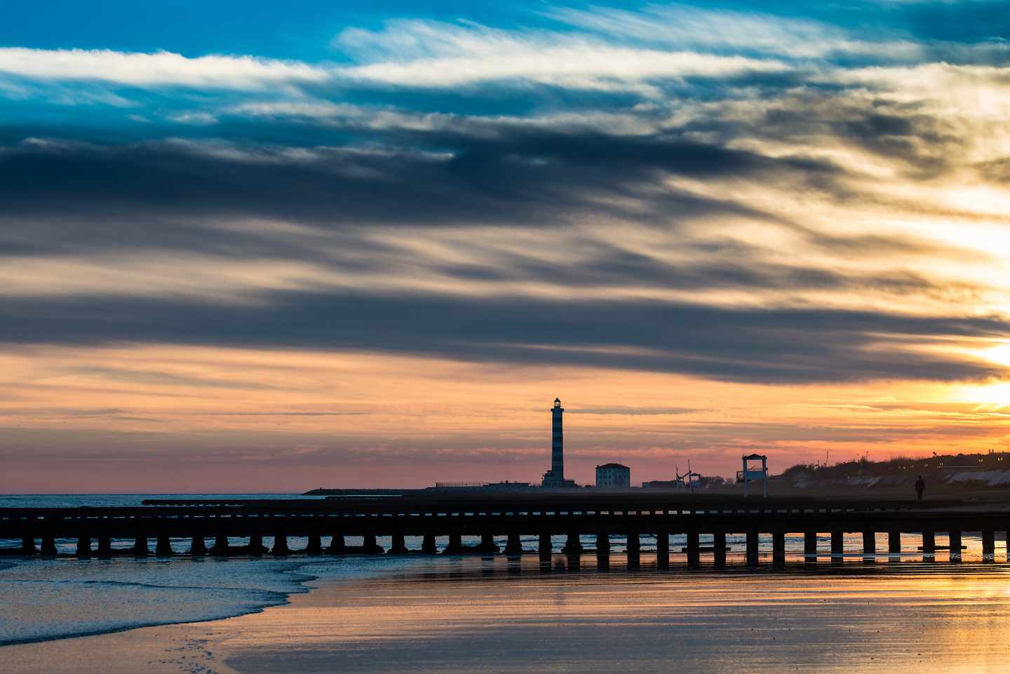 italien-venetien-lido-di-jesolo-leuchtturm-klein-g-520768366.jpg
