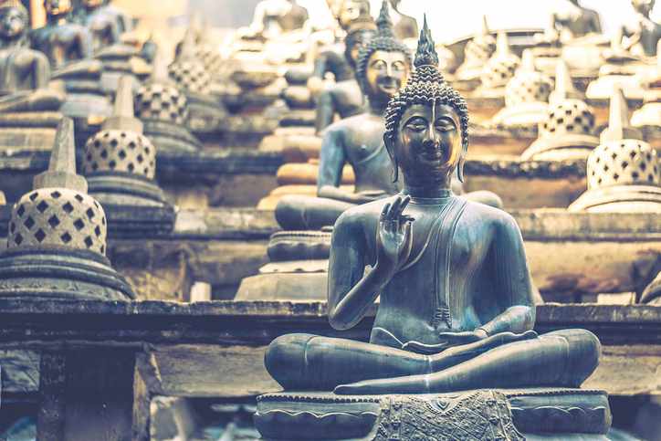 sri-lanka-colombo-buddha-statue-t-502615488.jpg