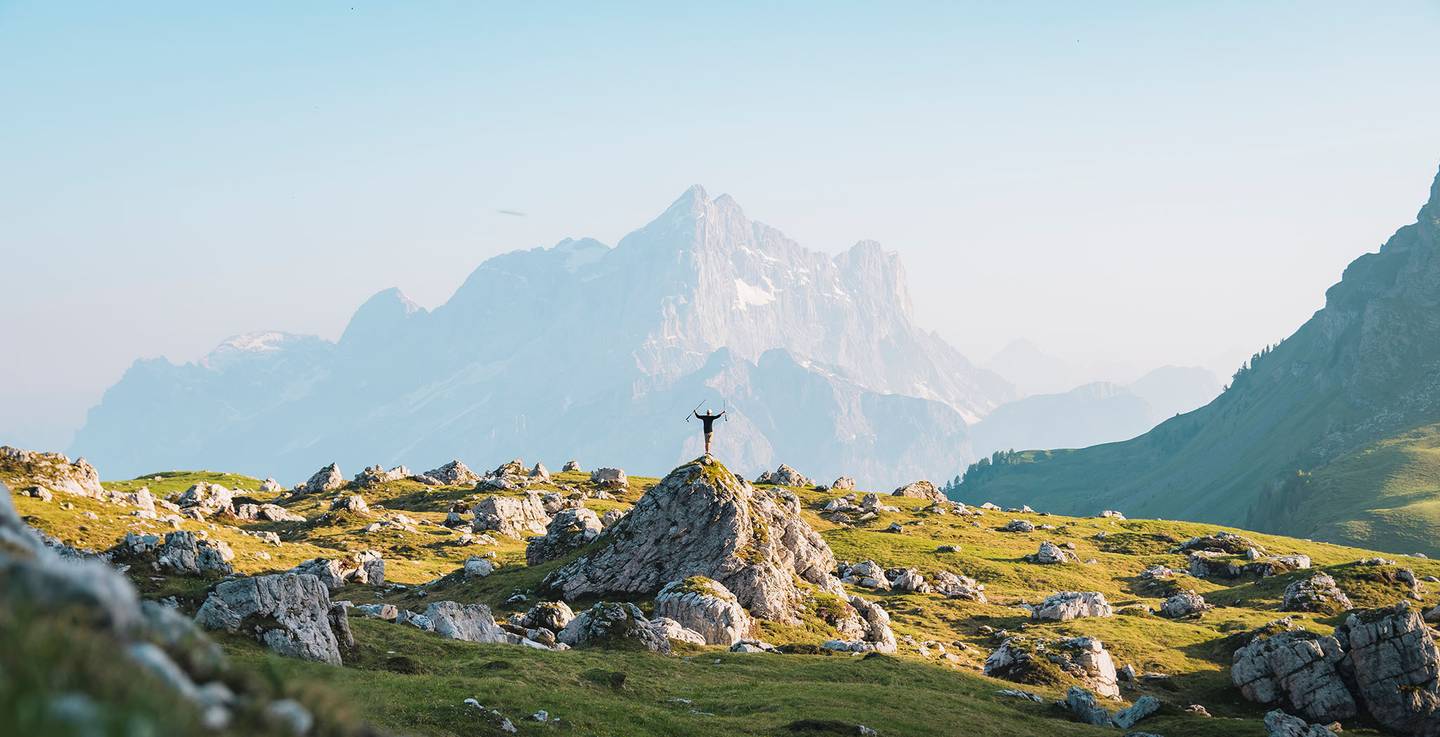 bltb689e14f4b482644-italien-aktivurlaub-backpacker-erkundet-die-hochgebirgspfade-g-1169797452.jpg italien-aktivurlaub-backpacker-erkundet-die-hochgebirgspfade-g-1169797452.jpg