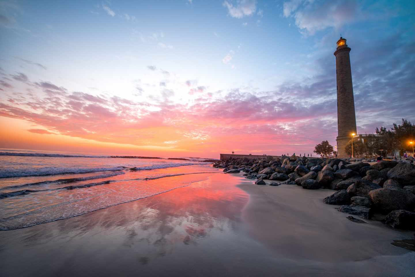 spanien-gran-canaria-maspalomas-leuchtturm-klein-g-504194396.jpg