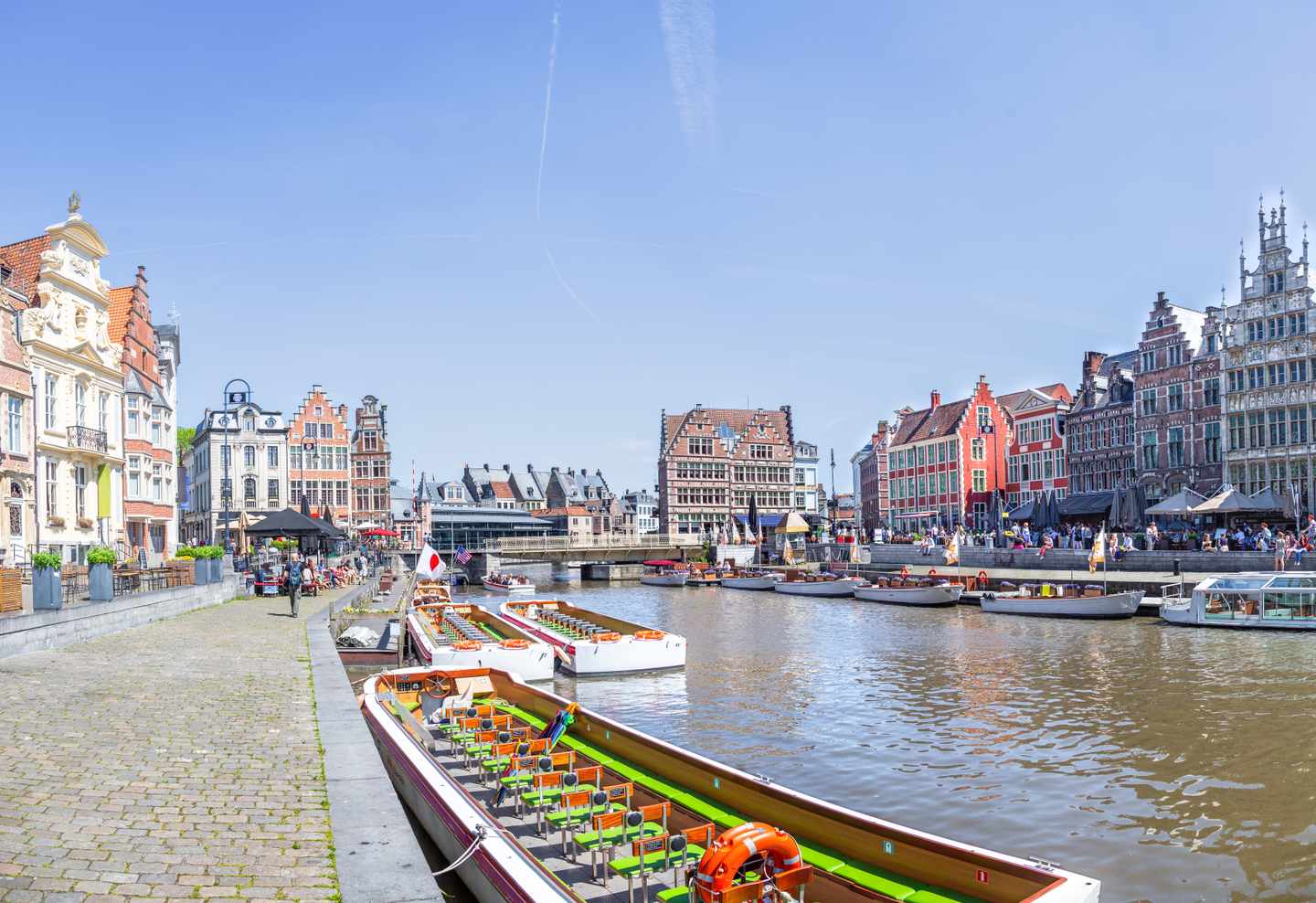 blta3c36efba4380025-belgien-gent-kanal-mit-buntent-ha_usern-g-1822405221.jpg Blick auf einen Kanal in Gent mit bunten Häusern herum