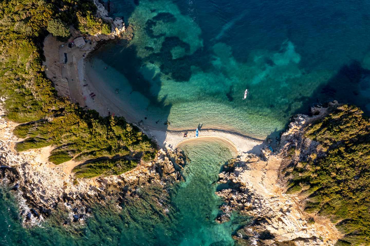 Albanien-Ksamil-Strand-Drohnenbild-g-1444326212.jpg