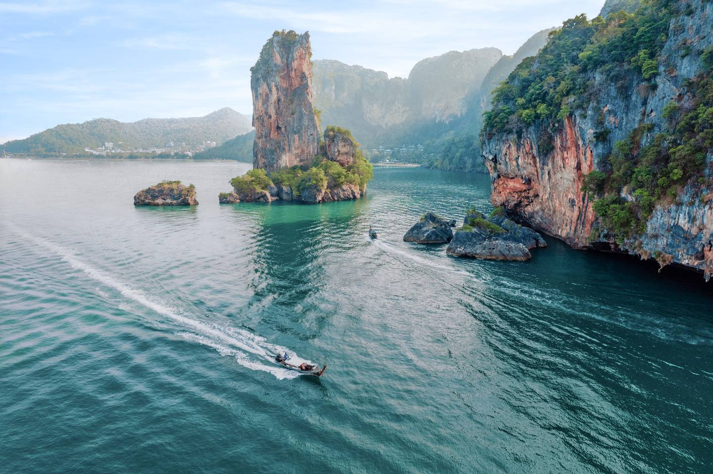 blt65fb0793e88eca25-Thailand-Krabi-Longtailboot-auf-Meer-g-1395272980-Bearbeitet.jpg Thailand-Krabi-Longtailboot-auf-Meer-g-1395272980-Bearbeitet.jpg