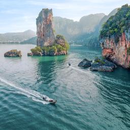 Thailand-Krabi-Longtailboot-auf-Meer-g-1395272980-Bearbeitet.jpg