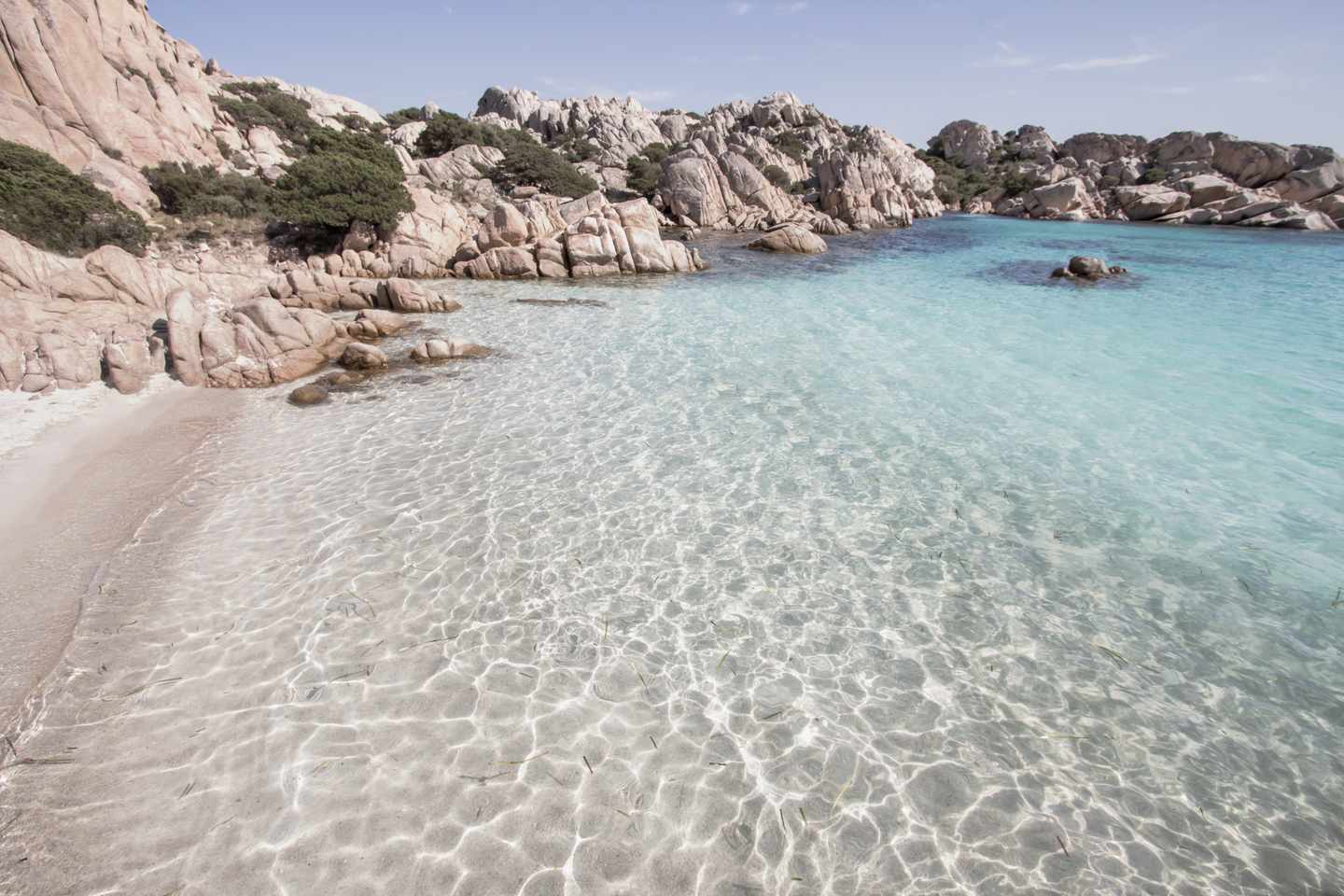italien-sardinien-cala-coticcio-strand-g-685873176.jpg