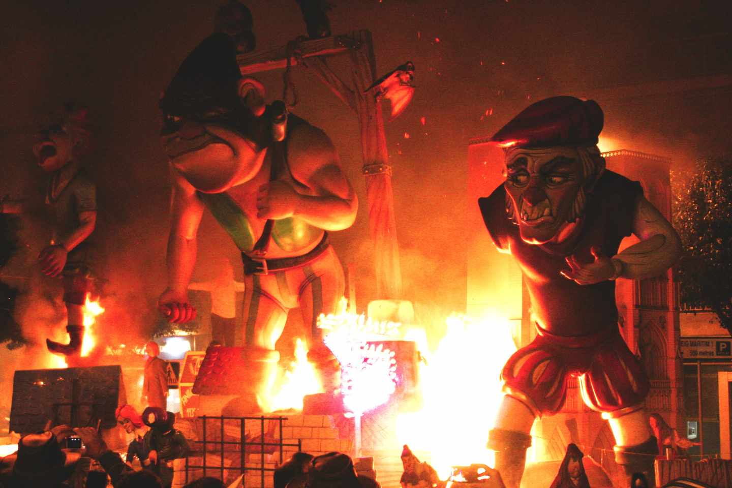 spanien-las-fallas-g-1498666240.jpg