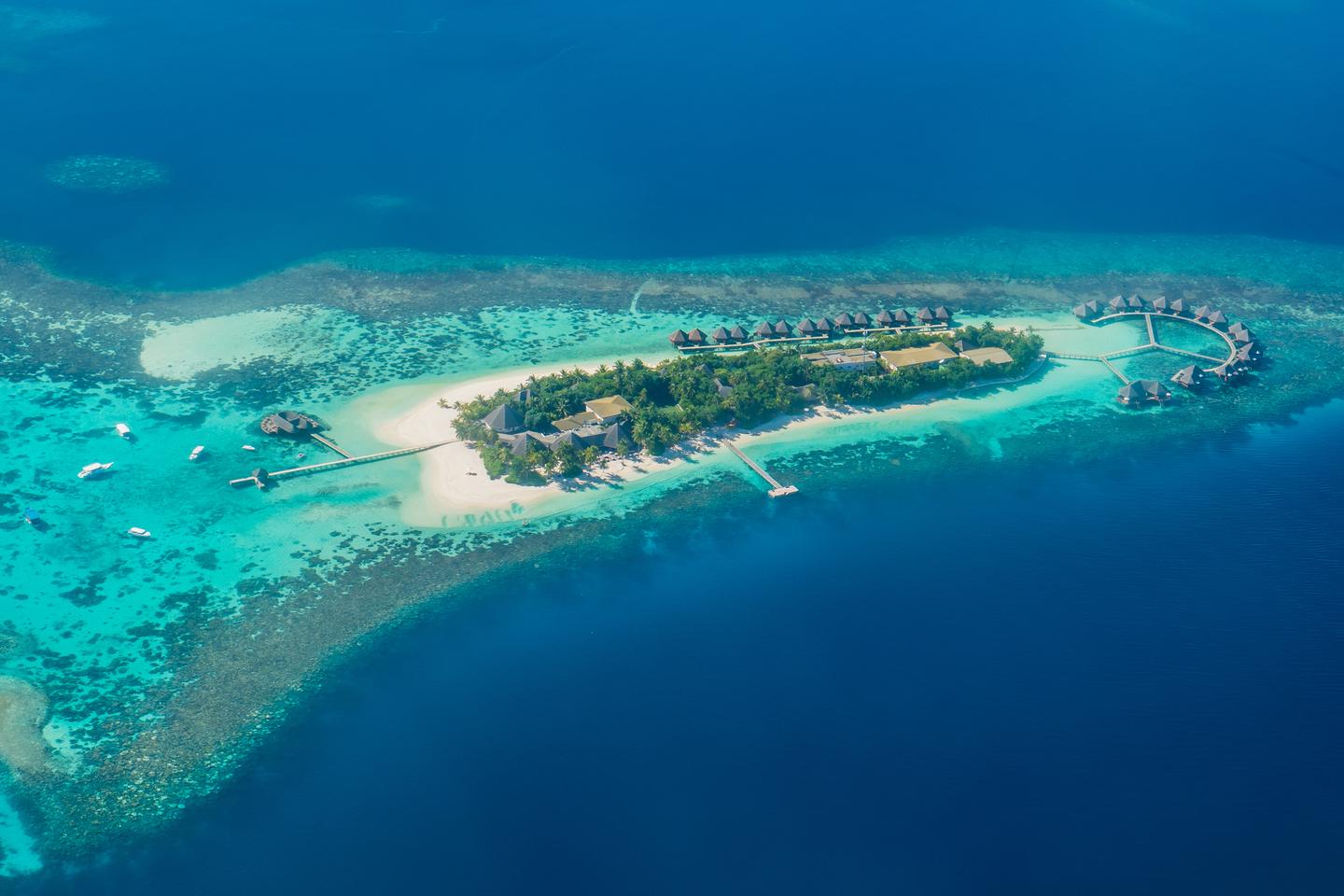 malediven-atoll-luftaufnahme-t-611194552.jpg